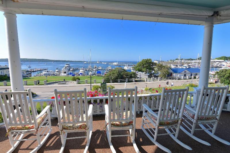 Отель Island House