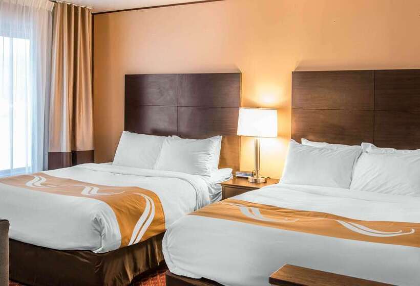 Отель Quality Inn & Suites