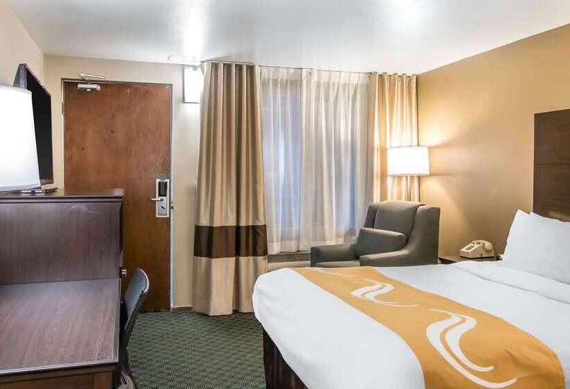 Отель Quality Inn & Suites