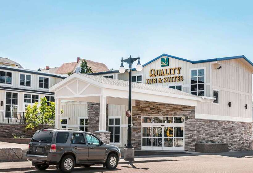 Отель Quality Inn & Suites