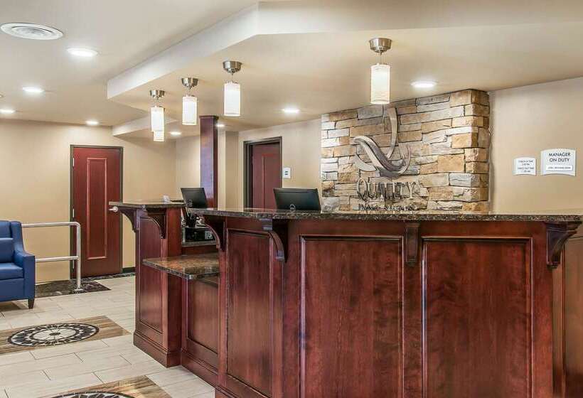 Отель Quality Inn & Suites