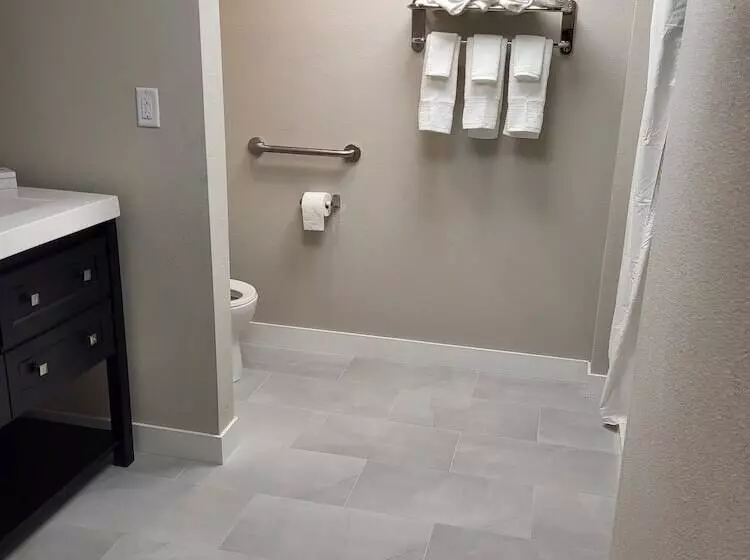 בית מלון כפרי Red Fox Inn And Suites