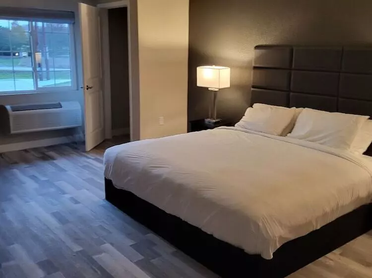 בית מלון כפרי Red Fox Inn And Suites