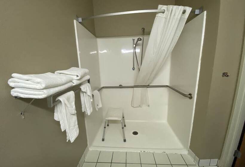 فندق Super 8 By Wyndham Beresford