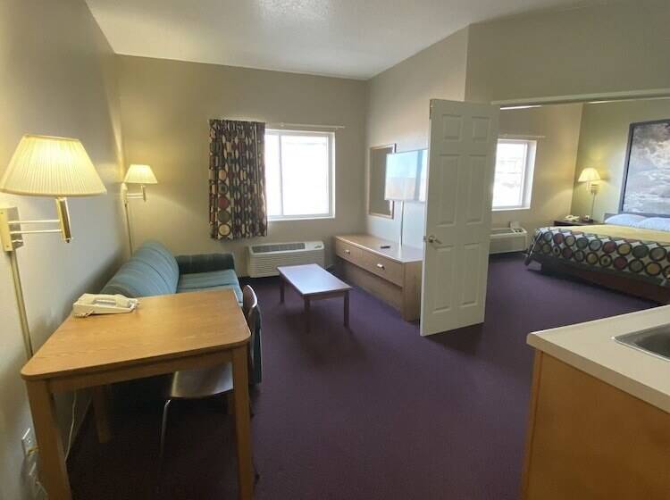 فندق Super 8 By Wyndham Beresford