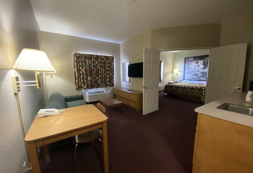 فندق Super 8 By Wyndham Beresford