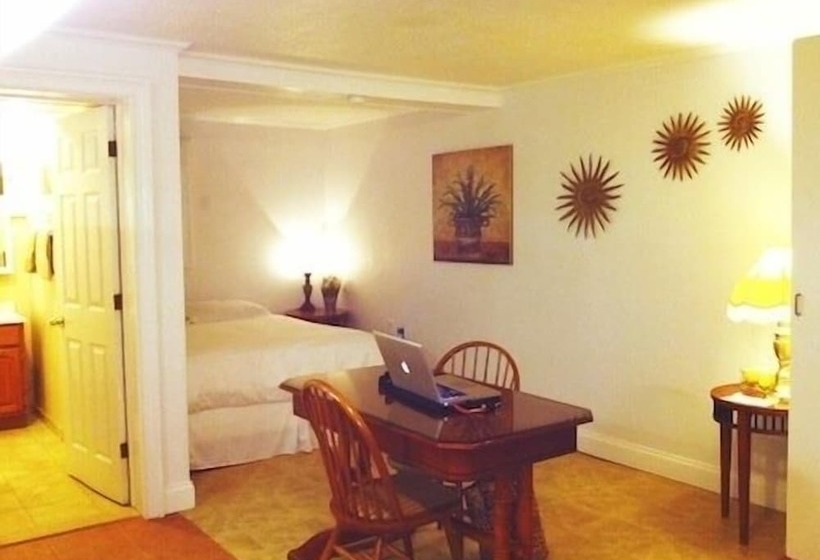 فندق Thames Inn And Marina