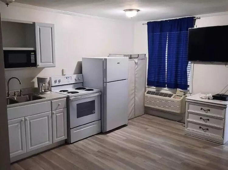 Otel Thames Inn And Marina