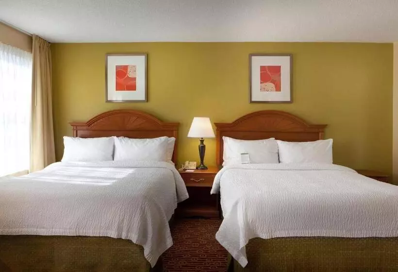 Отель Towneplace Suites Wilmington Newark/christiana