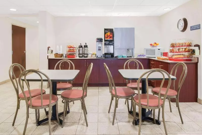 Microtel Inn & Suites By Wyndham Hamburg