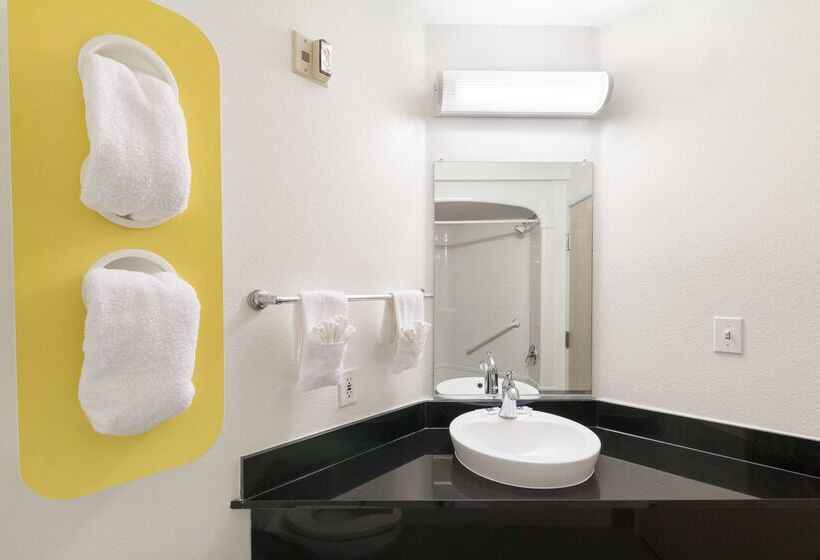 Motel 6 Hillsboro, Tx