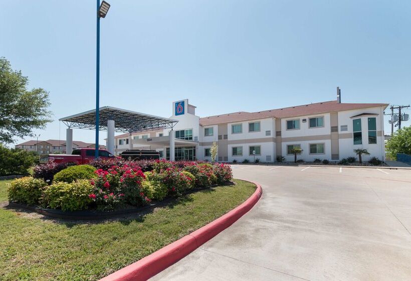 Motel 6 Hillsboro, Tx