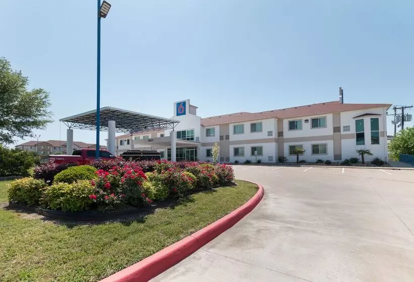 Motel 6 Hillsboro, Tx