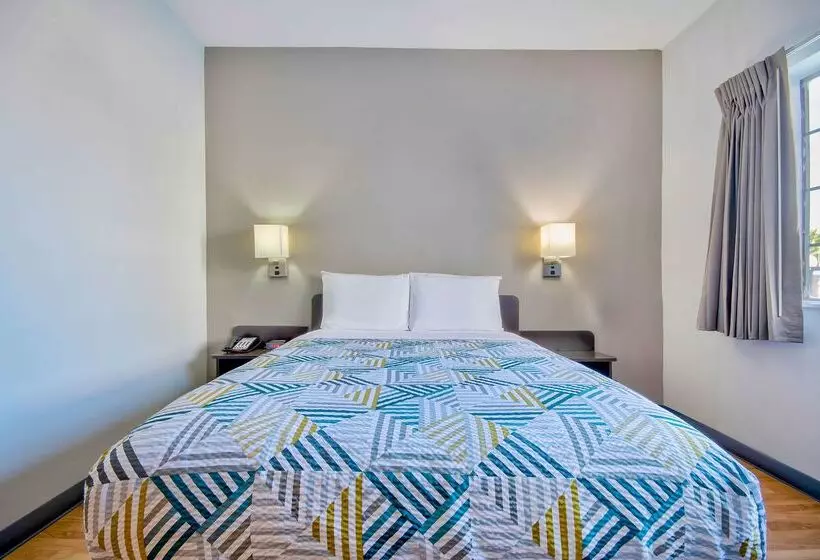 Studio 6port Arthur, Tx  Se