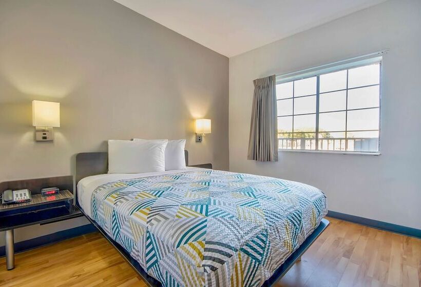 Studio 6port Arthur, Tx  Se