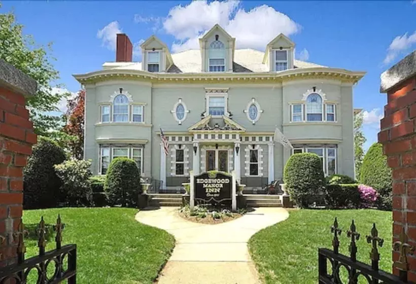 ベッドアンドブレックファースト Edgewood Manor