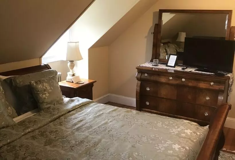 ベッドアンドブレックファースト Edgewood Manor