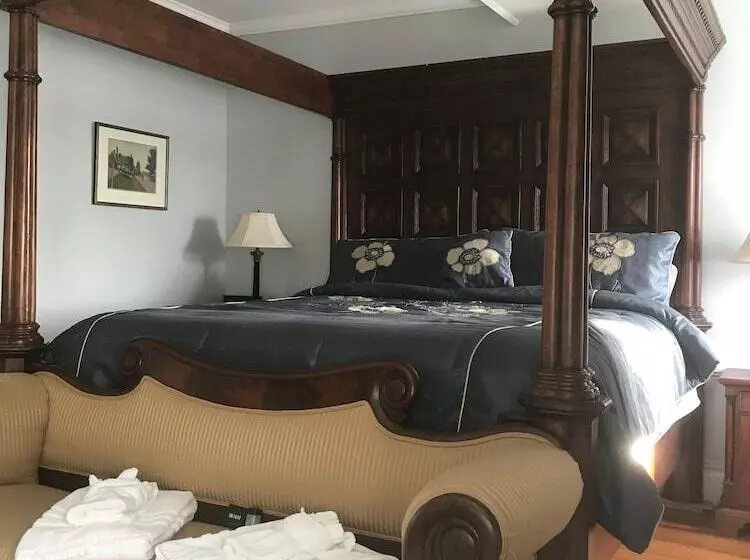 ベッドアンドブレックファースト Edgewood Manor