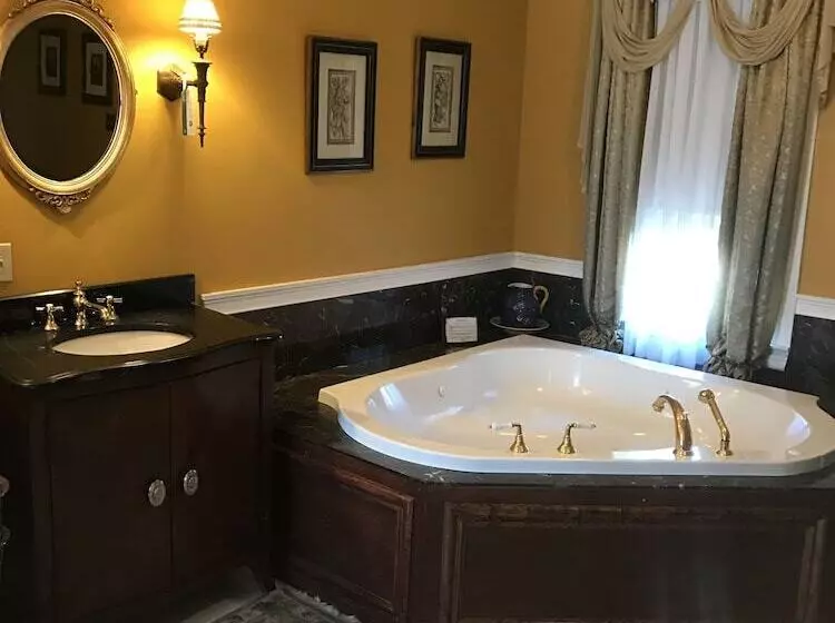 ベッドアンドブレックファースト Edgewood Manor