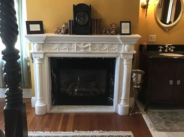 ベッドアンドブレックファースト Edgewood Manor