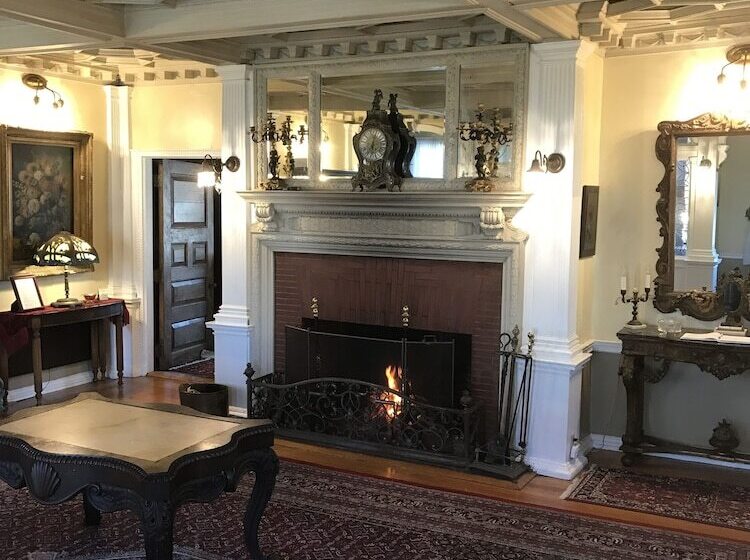 مبيت وإفطار Edgewood Manor