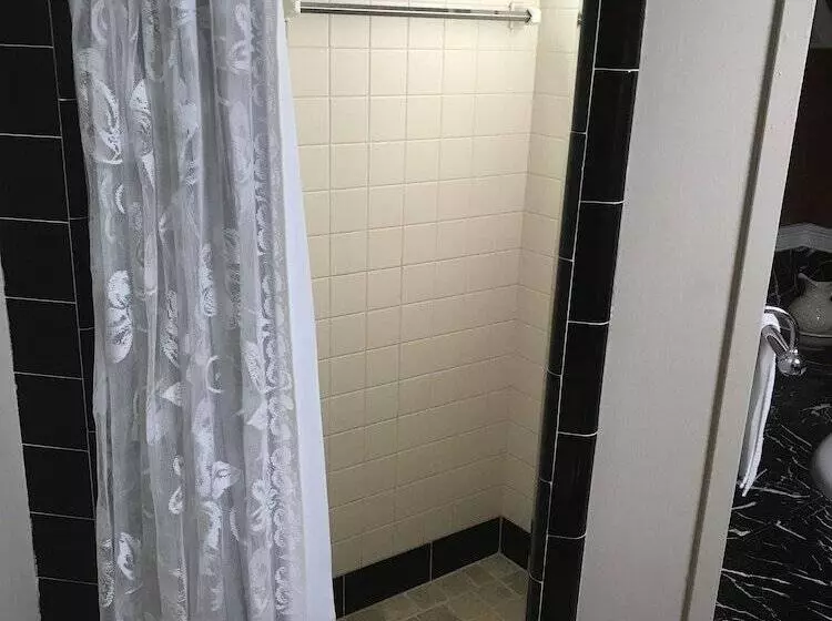 ベッドアンドブレックファースト Edgewood Manor