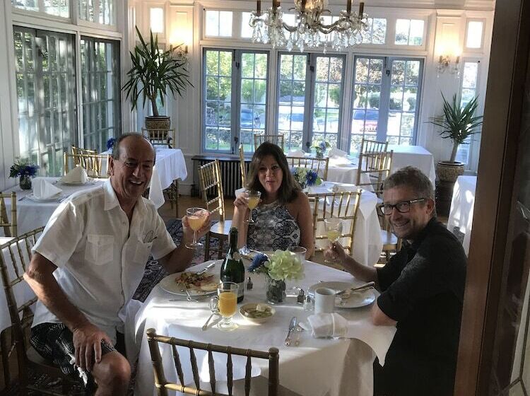 مبيت وإفطار Edgewood Manor