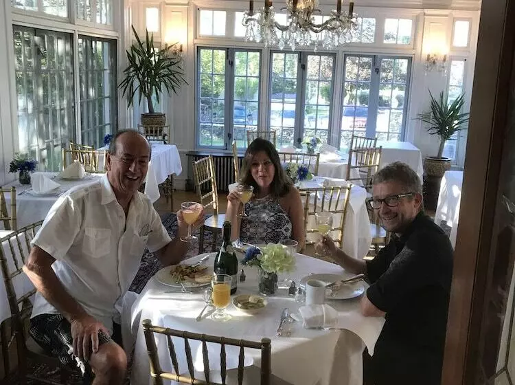 ベッドアンドブレックファースト Edgewood Manor