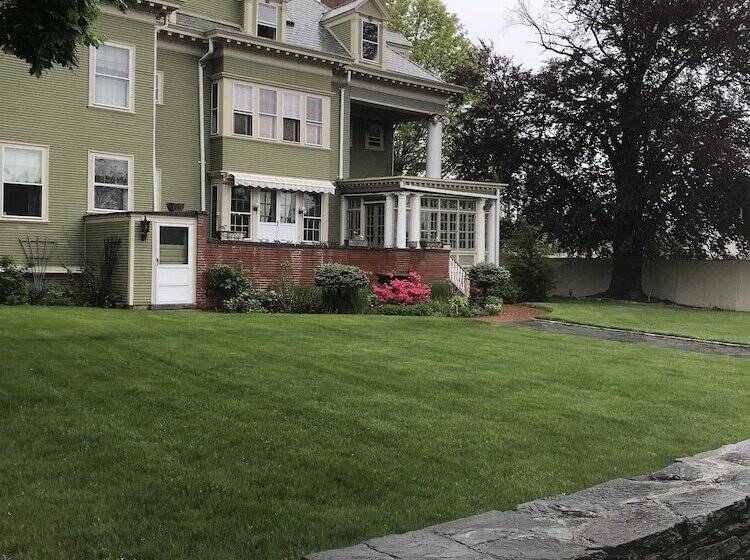 مبيت وإفطار Edgewood Manor