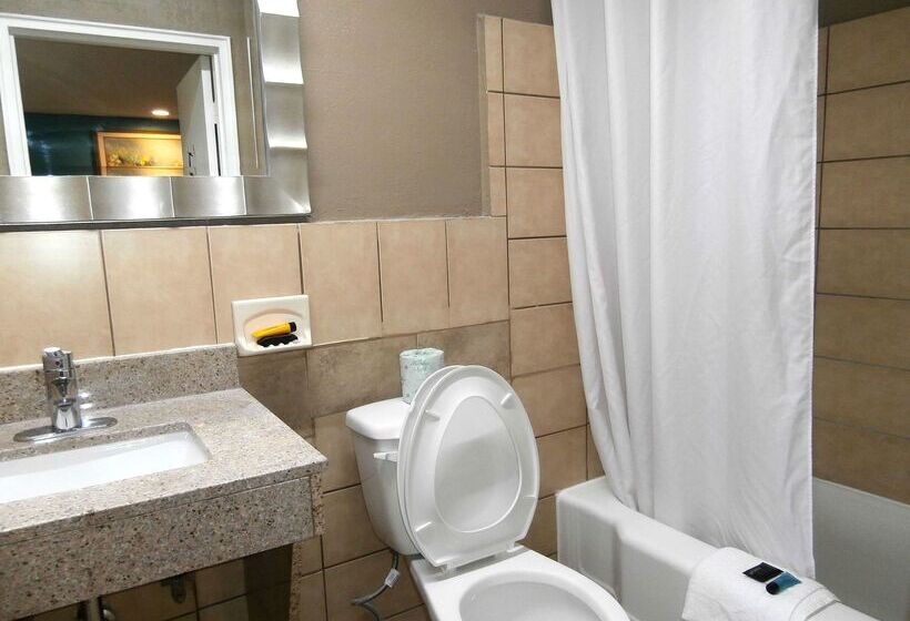 فندق Americas Best Value Inn Savannah