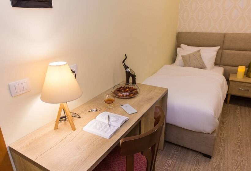 בית מלון כפרי Baron