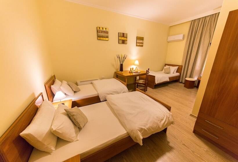 בית מלון כפרי Baron