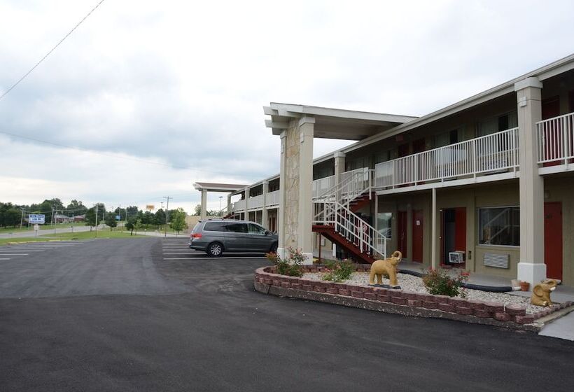 ホテル Big Spring Inn Madisonville