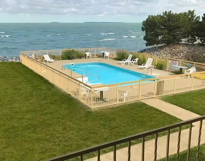 호텔 Clinton Inn & Suites