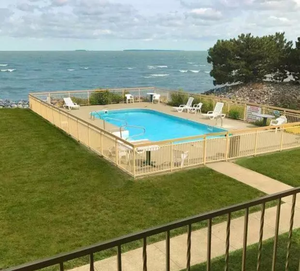 호텔 Clinton Inn & Suites