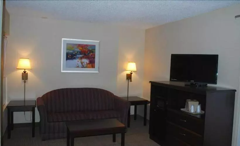 호텔 Clinton Inn & Suites