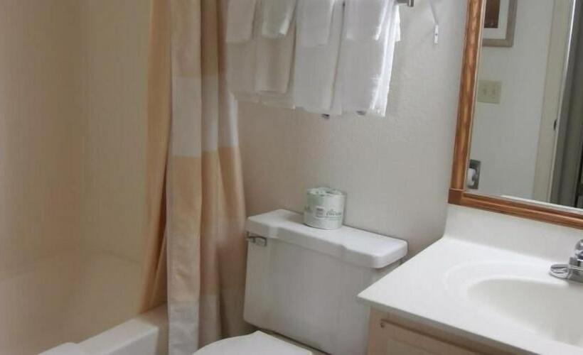 ホテル Clinton Inn & Suites