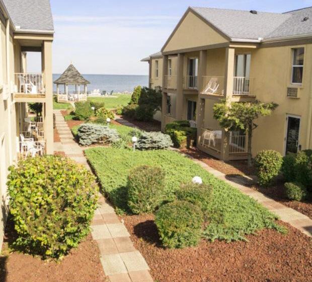 ホテル Clinton Inn & Suites