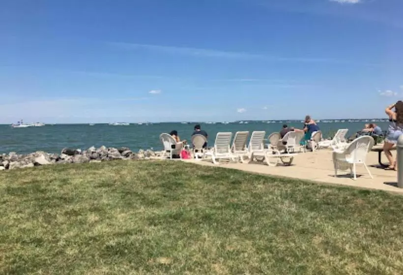 호텔 Clinton Inn & Suites