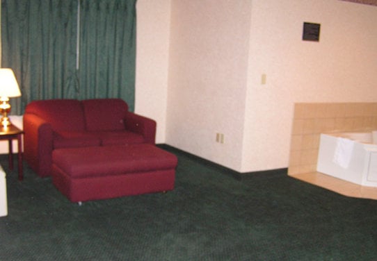 Отель Amerivu Inn & Suites Cumberland