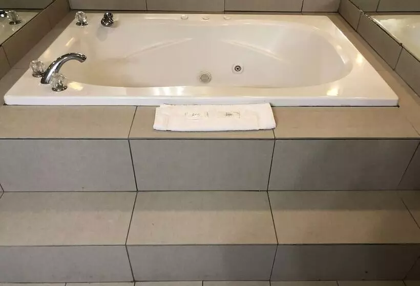 호텔 Deerfield Inn And Suites  Fairview