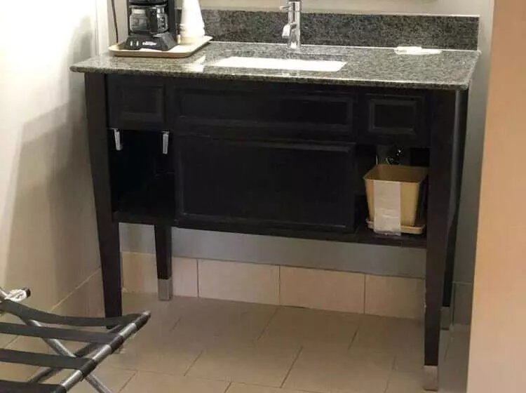 호텔 Deerfield Inn And Suites  Fairview