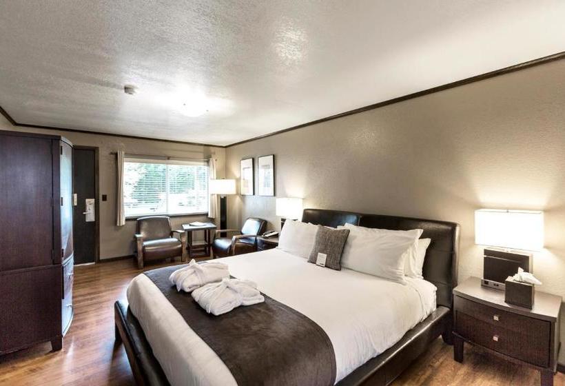 Отель Earthbox Inn & Spa