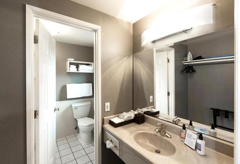 Отель Earthbox Inn & Spa