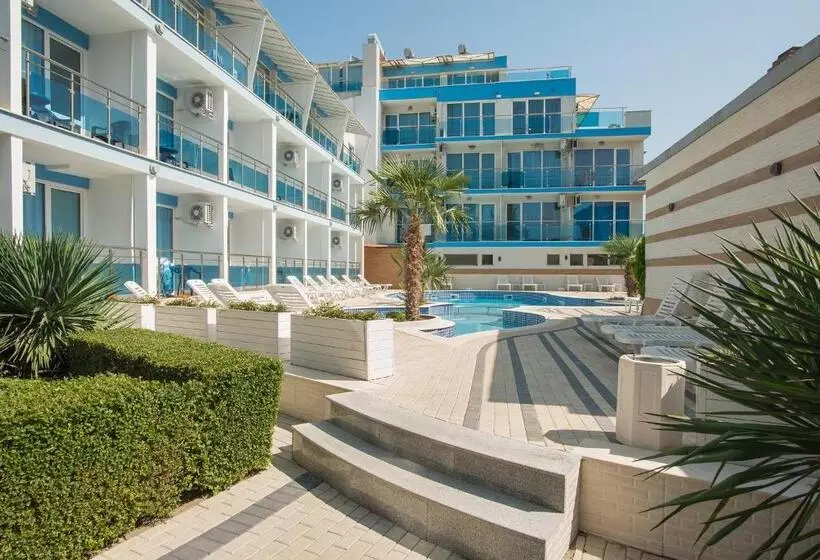 فندق Eskada Beach