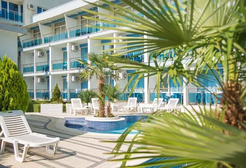 فندق Eskada Beach