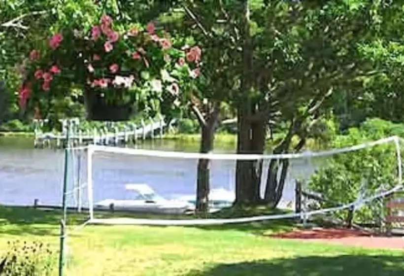 ホテル Green Harbor Waterfront Lodging