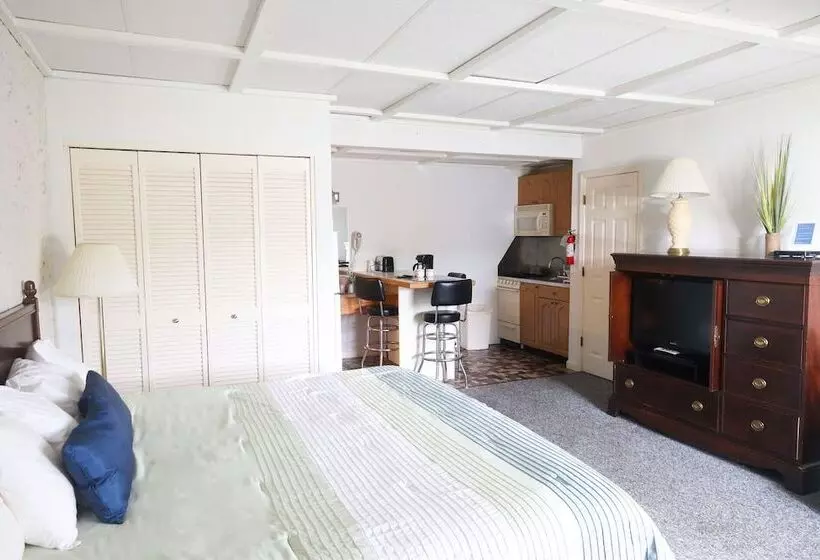 ホテル Green Harbor Waterfront Lodging