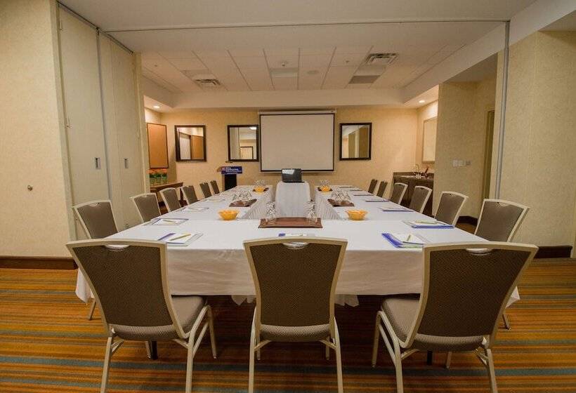 בית מלון כפרי Hilton Garden Inn Watertown/thousand Islands