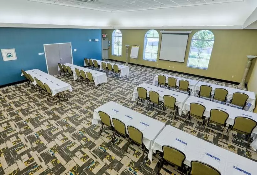 Hotelli Holiday Inn Express And Suites Batavia, An Ihg